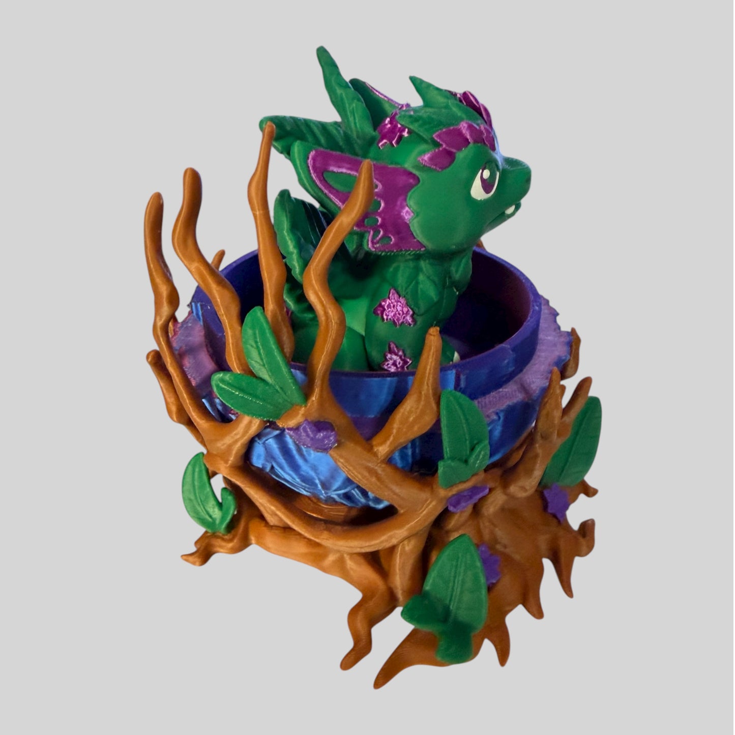 3D Printed Dragon Hatching Figurine – Color-Changing Egg, Fantasy Collectible, Premium Filament Sculpture